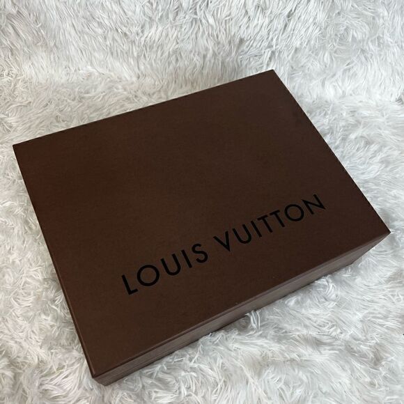 Louis vuitton box and ribbon - Picture 1 of 11